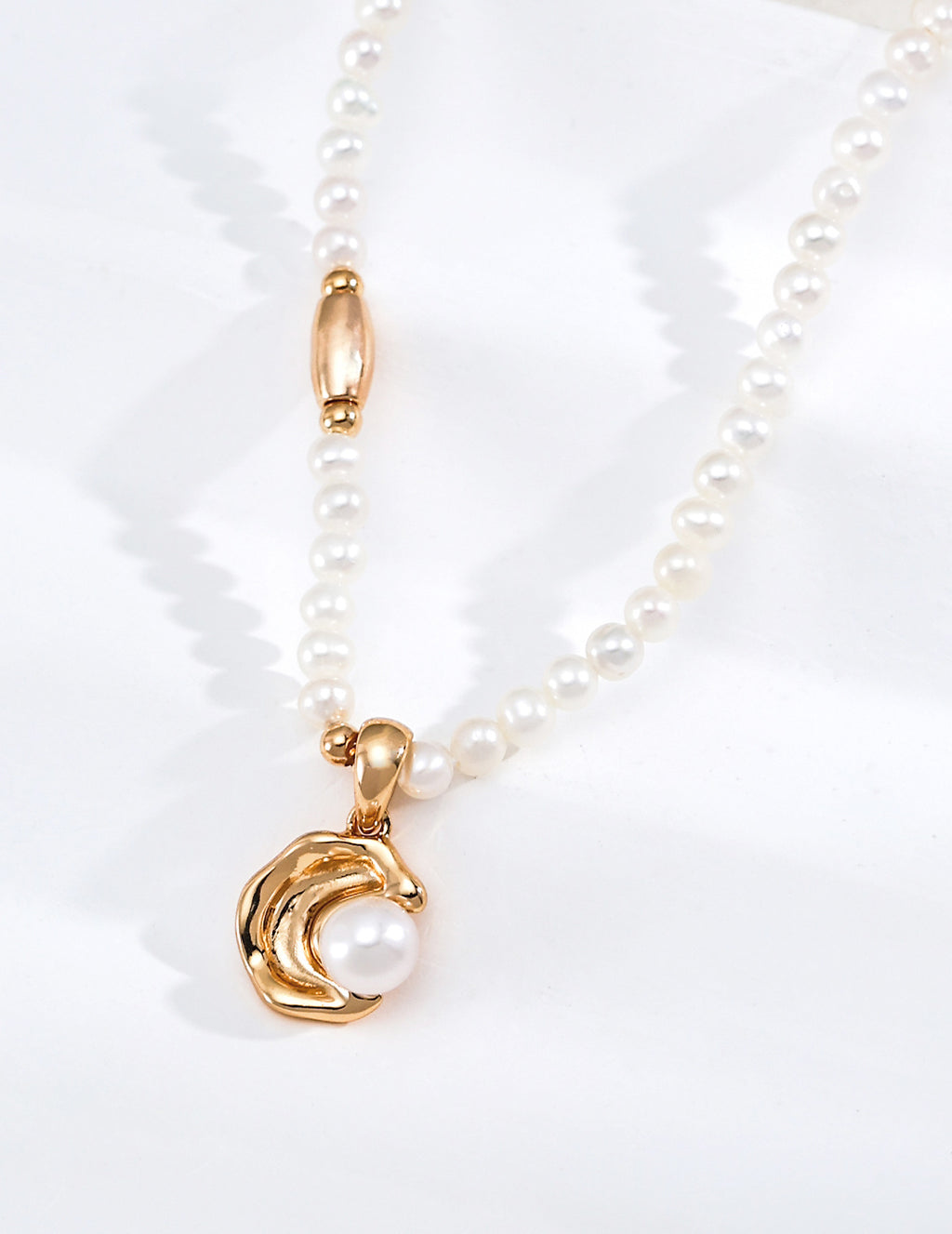 Moon Swirl Pearl Choker