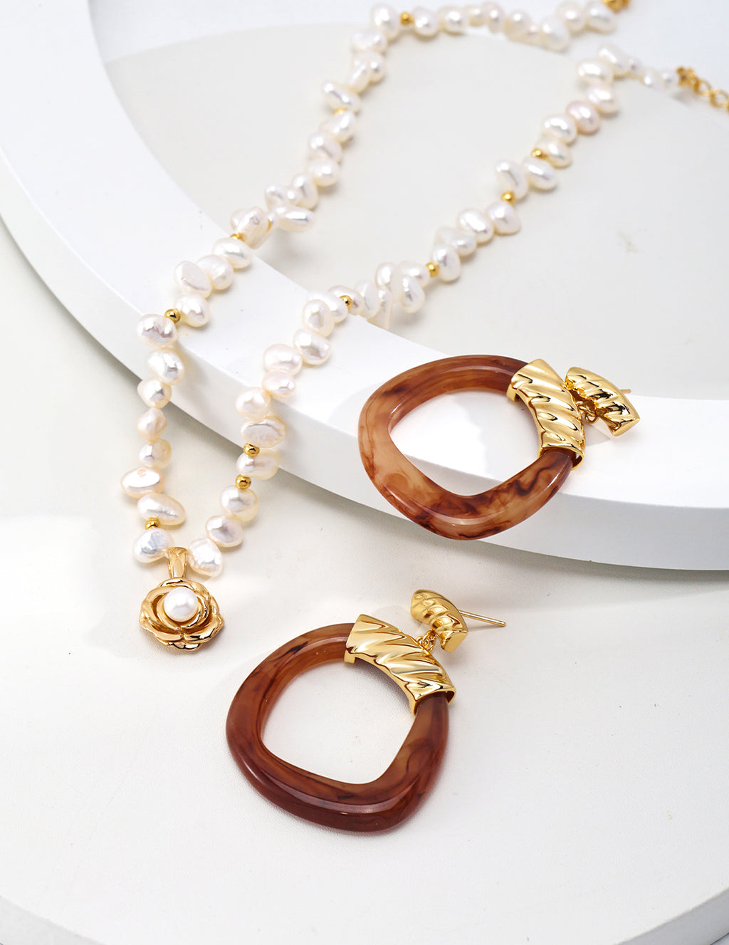 Flower Pearl Necklace