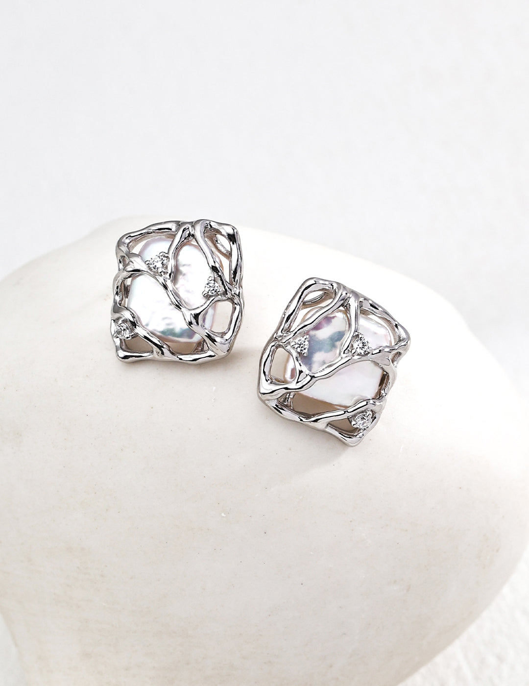 Vine Pearl Square Earrings